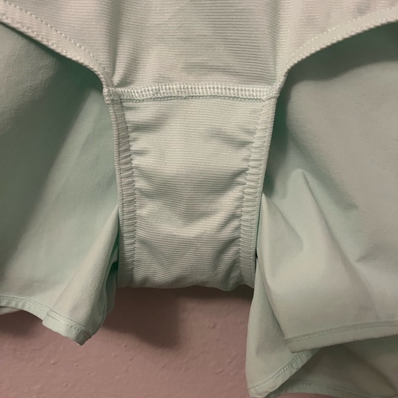 Lululemon Run Pace Short SZ:6 - Picture 5 of 11